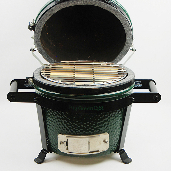 https://ceramicgrillstorepics.com/minibge/Mini-Woo-Carrier-600-2020.jpg